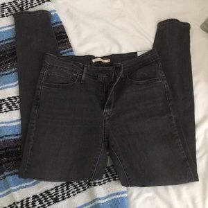 Grey Levi’s 721 high rise skinny jeans
